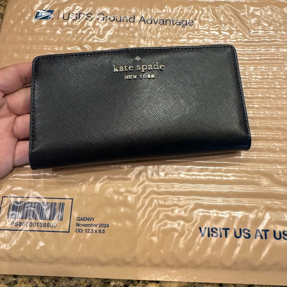 Kate Spade New York Women's Staci Saffiano Leather Large Slim Bifold Wallet
